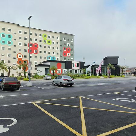 Soho Lestari Hotel Seri Iskandar Exterior photo